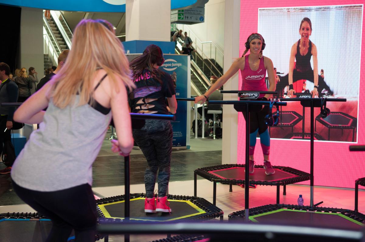 Jumping - cvičenie na trampolíne