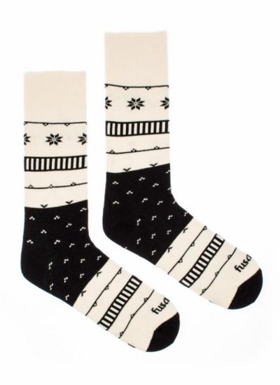 Veselé ponožky na chalupe